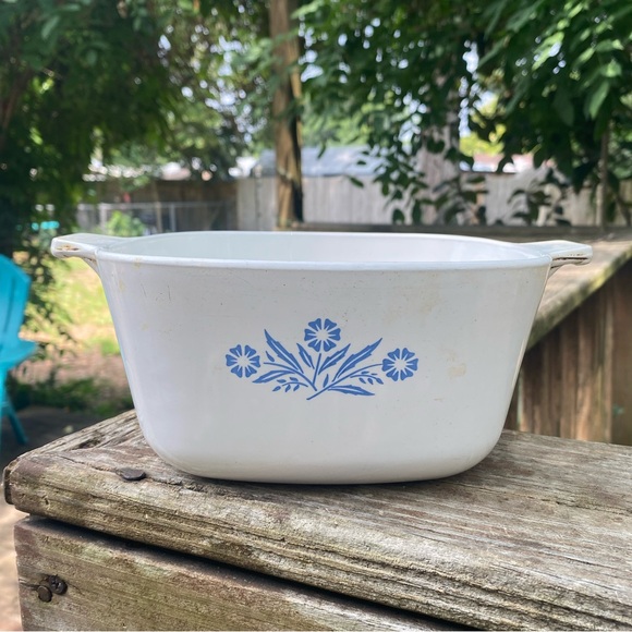 ❌SOLD❌ Vintage Corning Ware Blue Cornflower 1 3/4 QT Casserole Dish - Picture 2 of 8
